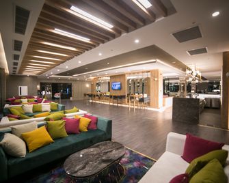 Sailor's Beach Club - קמר - לובי