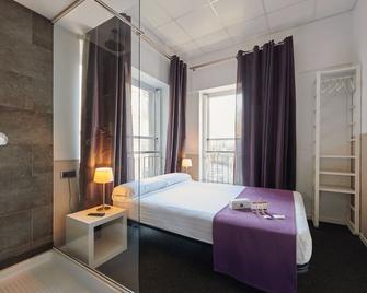 Hostal Mayerling Centro - Barcelona - Bedroom