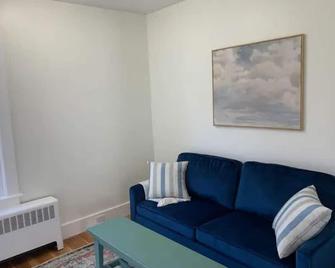Renovated bungalow Northeast Harbor - Mount Desert - Northeast Harbor - Living room