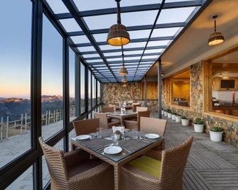 Lemon Tree Hotel Mukteshwar - Dhanachuli - Balcón