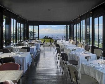L'Ermitage Hôtel Cuisine-À-Manger - Saint-Cyr-au-Mont-d'Or - Restaurant