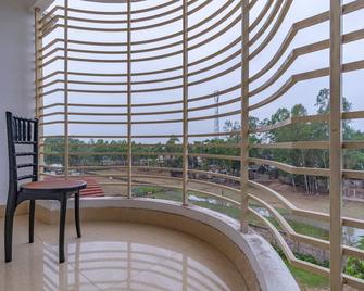 Grand Selim Resort & Tour - Srimangal - Balcón