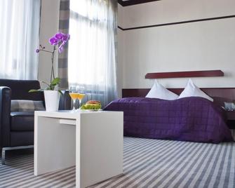 Hotel Neuer Karlshof - Baden-Baden - Bedroom