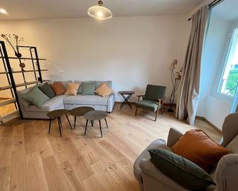 Brand new apartment with seaview & parking - Genoa - Living room