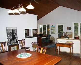 2 Moon Cottage - Niagara-on-the-Lake - Comedor
