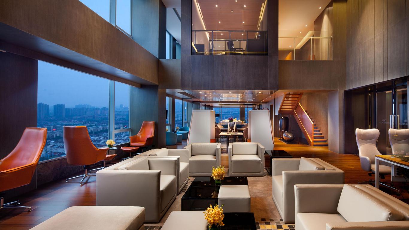 كراون بلازا كونشان باي آيتش جي