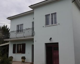 Cara Pace - Rimini - Edificio