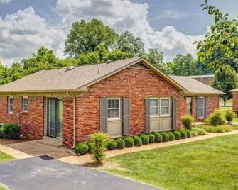 Jamestown D10 I Comfy 2 Bed 1 Bath - Nashville - Edificio