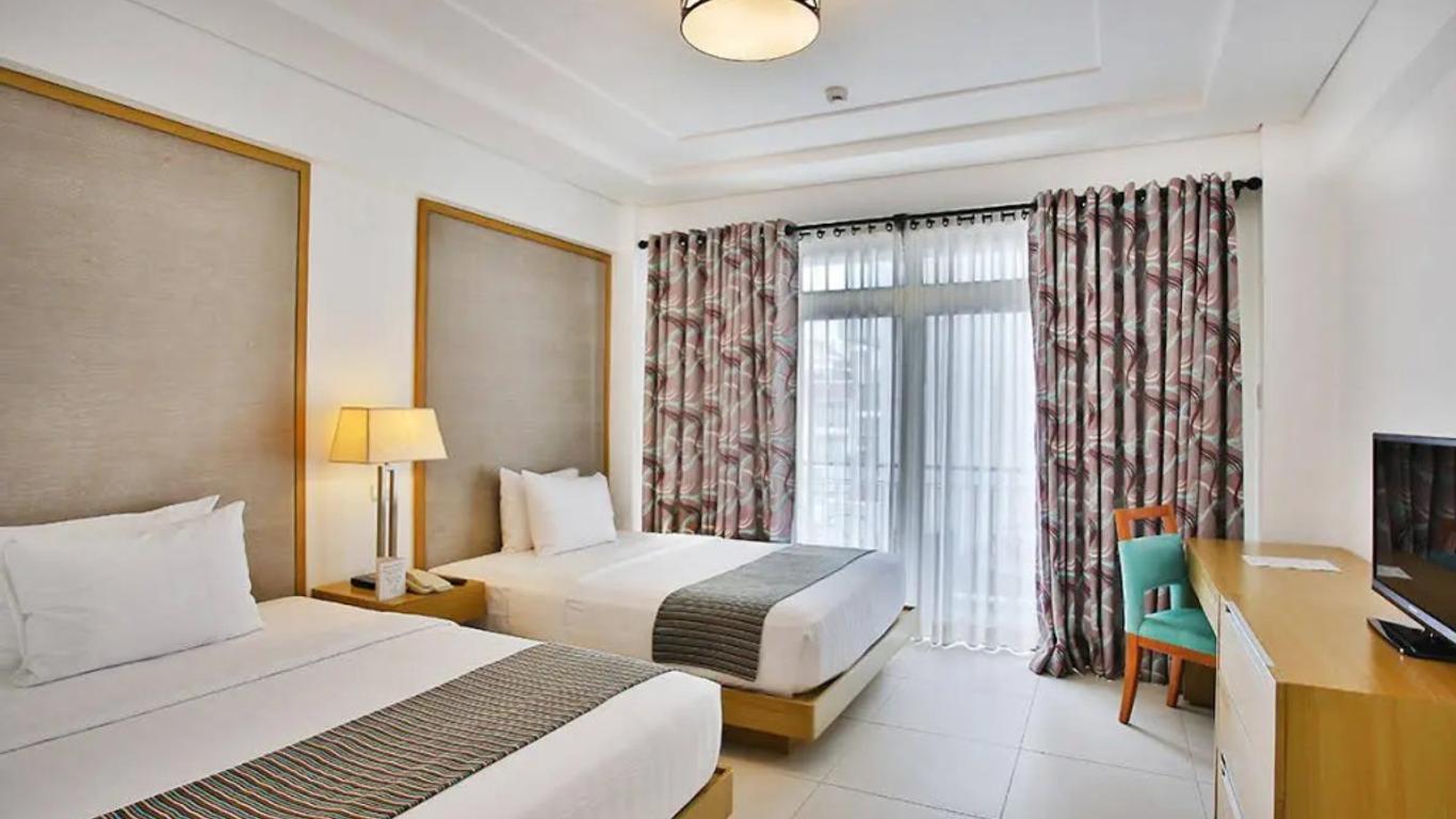 Crown Regency Resort & Convention Center