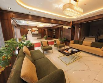 Mir Emir Hotel - Van - Lobby