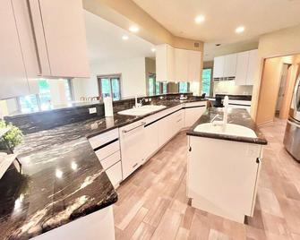 Spacious 4 Bdr Home In Desirable Abbey Springs - Fontana-On-Geneva Lake - Cocina