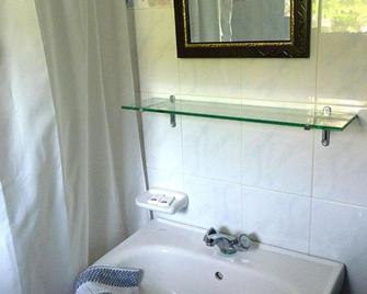 Castellania Hotel Apartments - Livadia - Bathroom