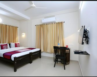 Chaithanya Residency Near Info Park Kochi - Kolenchery - Habitación