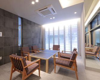 Shinsaibashi Grand Hotel Osaka - Osaka