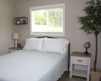 Newly renovated 3 bedroom cottage resort, pool, private boat dock - 서머셋 - 침실