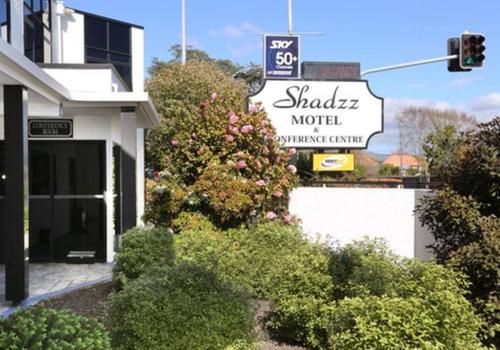 Shadzz Motel & Conference Centre from $100. Palmerston North Hotel