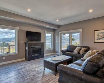 Semi-lakefront Luxury Blind Bay - Spring Specials! 2 Bedroom Cottage by RedAwning - Blind Bay - Sala de estar