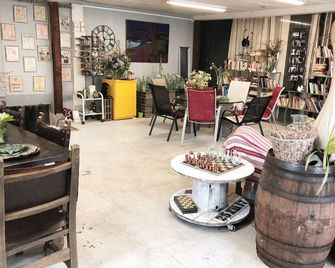 Chambre Dans une Ancienne Supérette- Local-loft - Sainte-Savine