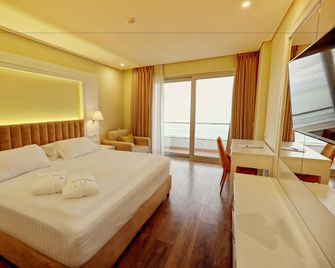 Premium Beach Hotel - Golem