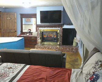 Lil Black Bear Inn - Nashville