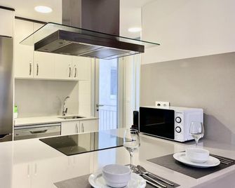Cies Suitel Garcia Barbon 73 - Love Your Stay - Vigo - Cocina