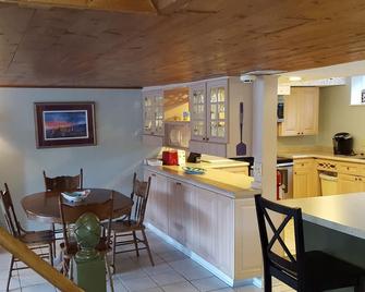 Beckman Peninsula Spectacular Location! - Swanton - Comedor