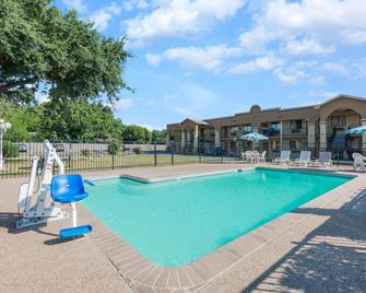 Days Inn by Wyndham San Marcos - San Marcos - Alberca