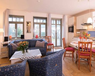 Ferienhaussiedlung Strandperlen Sanddornhof 7a (Typ VIII) - Wustrow (Darss) - Living room