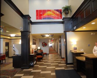 Holiday Inn Express & Suites Greensburg by IHG - Greensburg - Lobby