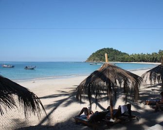 Yoma Cherry Lodge - Ngapali Beach - Beach