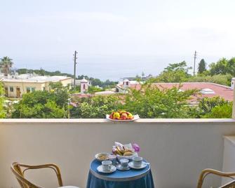 Hotel Villa Sarah - Capri - Balcony