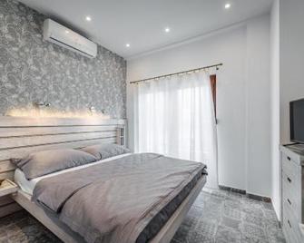 Fészek -Étel és Hotel- - Zánka - Bedroom