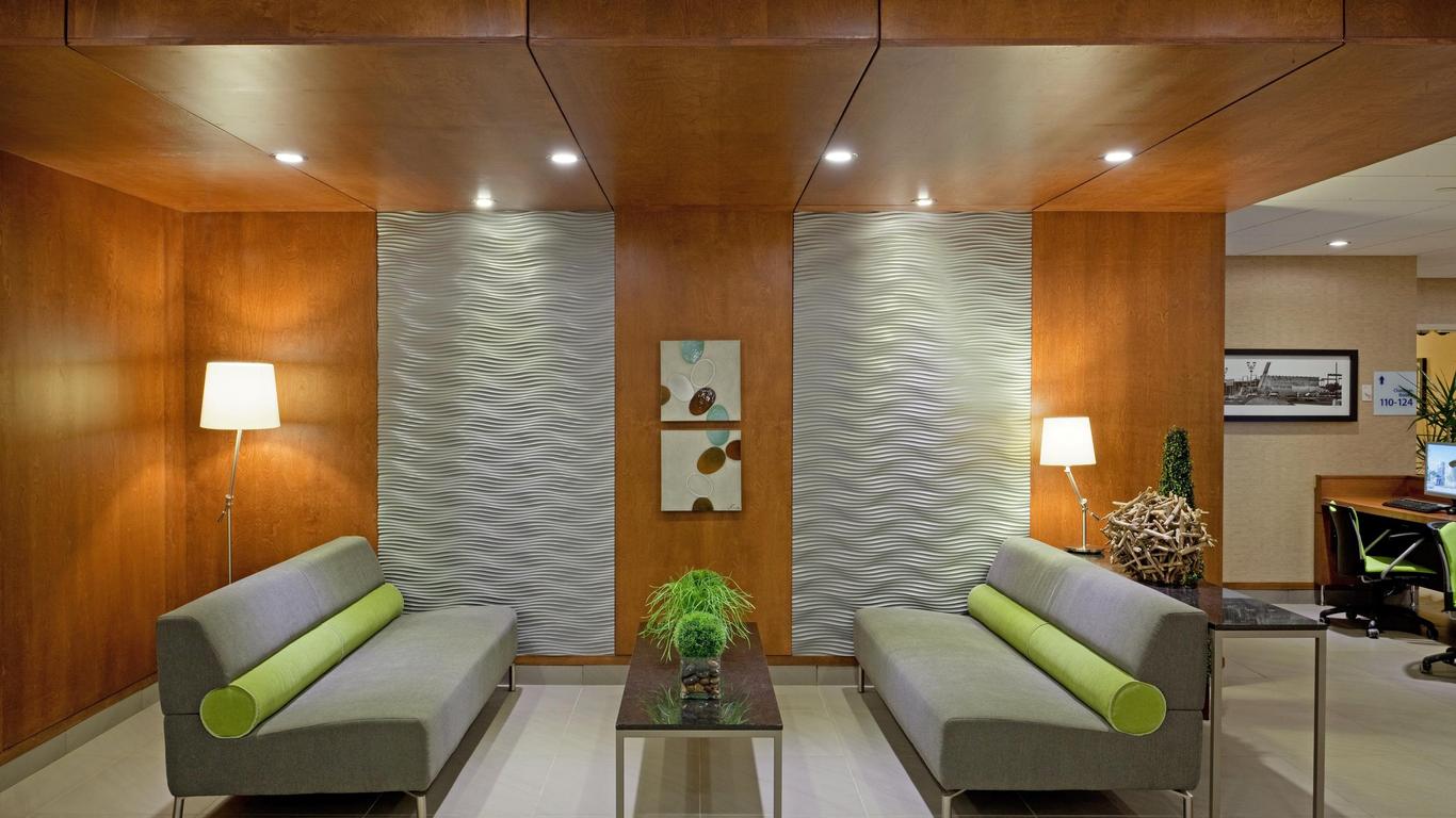 Holiday Inn Express & Suites Saint - Hyacinthe By IHG