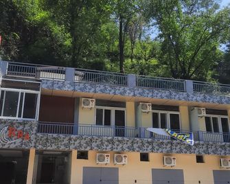 Hotel Rrr - Rudraprayāg - Edificio