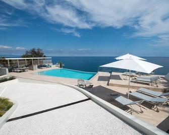 B&b Capo Torre Resort & Spa - Albisola Superiore - Pool