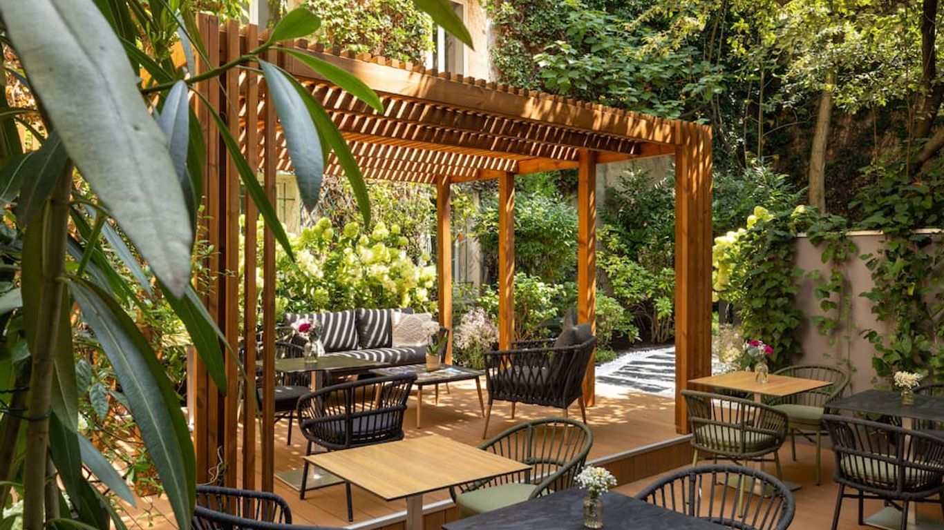 Hotel Paris Louis Blanc