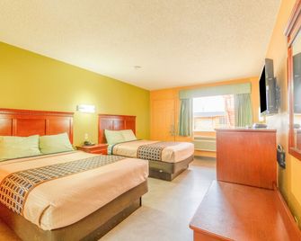 Crown Inn By OYO Denver Tx - Denver City - Bedroom