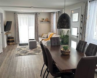 Chalet Havre de Paix Avec SPA a Chertsey - Chertsey - Salle à manger