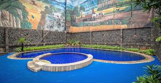 Golden Sky Condotel - Jakarta - Pool