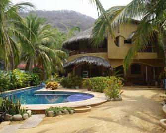 Firefly Beach Bungalows - Troncones - Pool