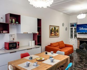 Sea 200m - Ac - Smart Tv - Wifi - Savona - Dining room