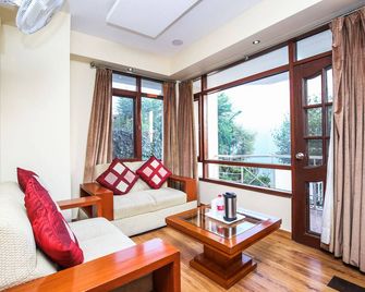 Manla Homes Resort - Shimla - Living room
