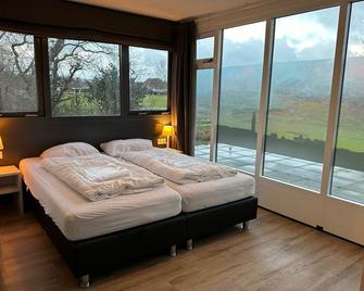 Holiday Home on Texel With Conservatory - De Cocksdorp - Спальня