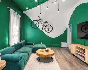 Downtown Sustainable Garden House - Halifax - Salon