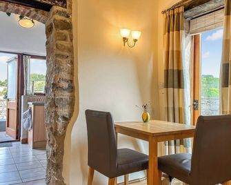 Ravenscliffe Cottage - Ashbourne - Dining room