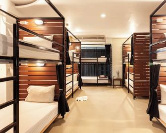The Beachfront Hostel - Ko Samui - Stairs