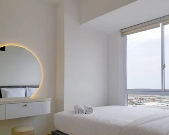 Elegant 2Br At Tokyo Riverside Pik 2 Apartment - Sepatan - Habitación