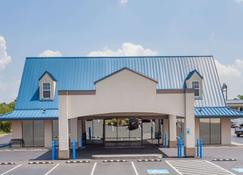 Days Inn by Wyndham Owensboro - Owensboro - Rakennus