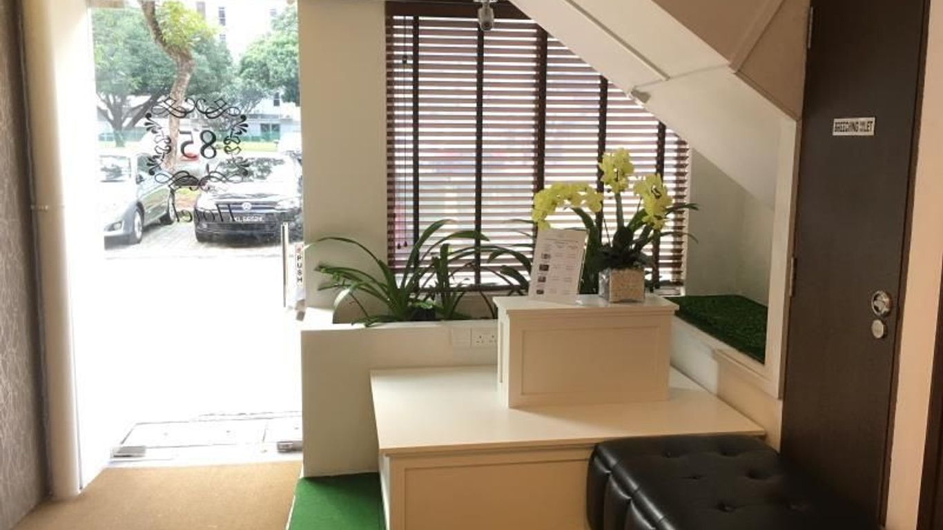 85 Beach Garden Hotel