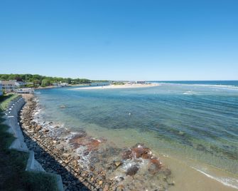 The Sparhawk Oceanfront Resort - Ogunquit - Beach